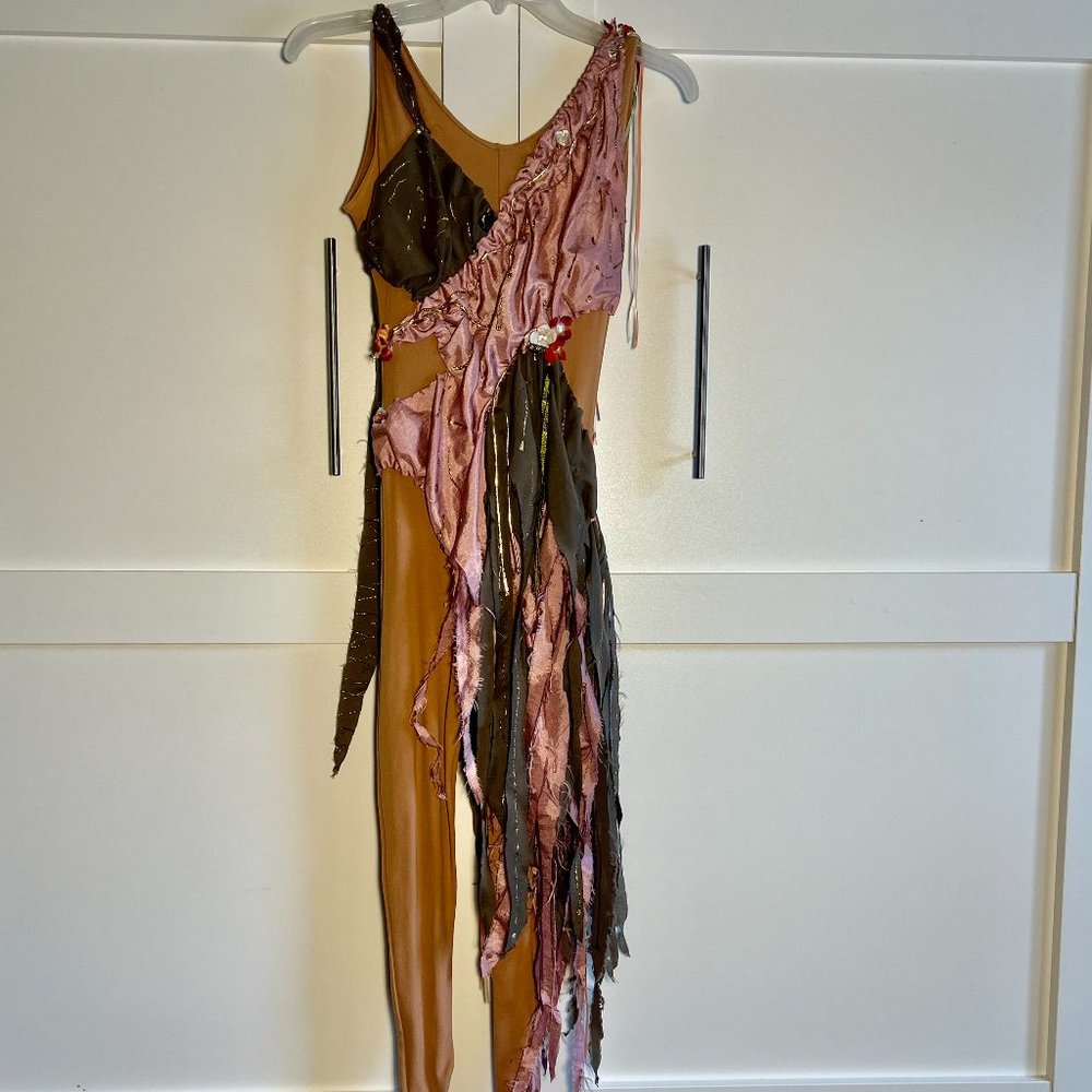 Costumes, Contemporary Dance.